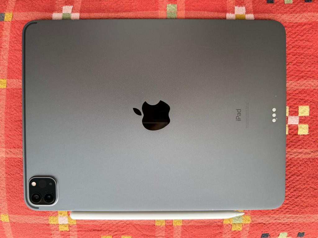 Ipad Pro 11- inch 256GB with apple pencil, 11 inch, Ophalen of Verzenden, Zo goed als nieuw, Apple iPad Pro