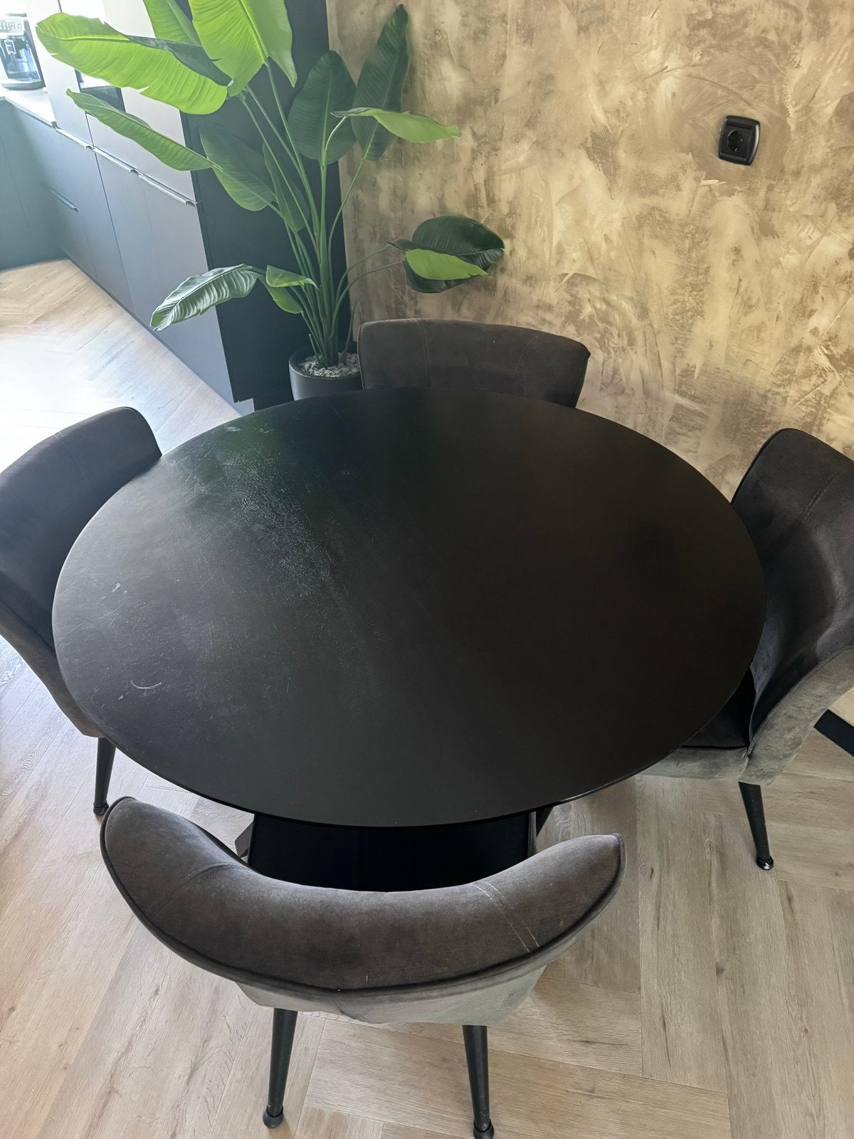 LABEL51 Eettafel Zico - Zwart - Mangohout (incl. 5 stoelen), Gebruikt, 100 tot 150 cm, Rond, Ophalen of Verzenden