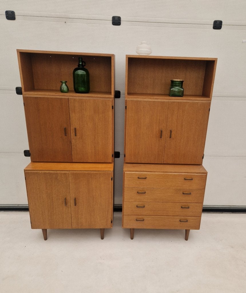 Twee vintage wandkasten bestaande uit drie lossen delen, Ophalen, Met deur(en), ., 50 tot 100 cm
