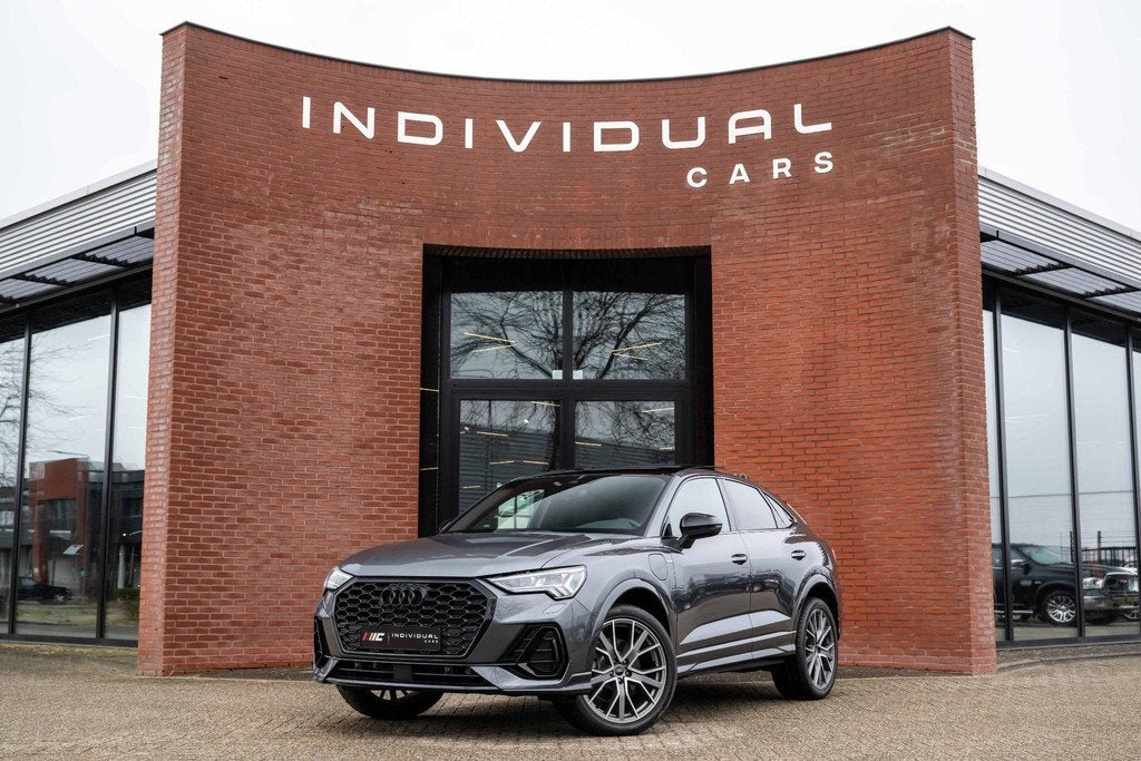 Audi Q3 Sportback 45 TFSI e S-Line 245pk ACC Pano Trekhaak, Stof, Gebruikt, Hybride Elektrisch/Benzine, Automatische klimaatregeling