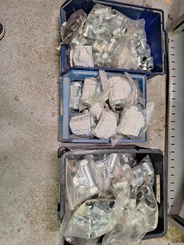 Meer dan 100 stalen verzinkte VSH koppelingen KOOPJE, Ophalen, Pvc, Overige typen, Nieuw