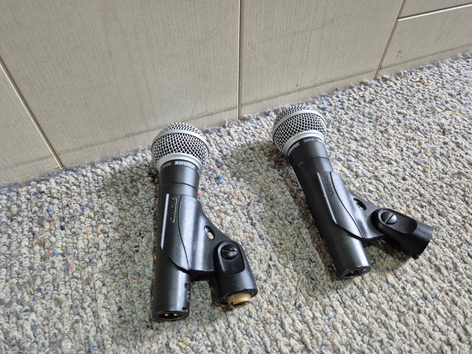 2 Shure SM58 zangmicrofoons, Verzenden, Gebruikt, Zangmicrofoon