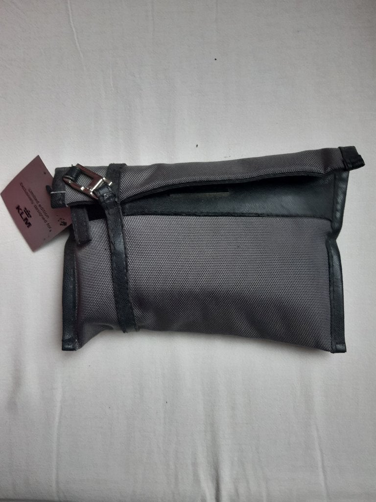 klm etui/comfortset BusinessClass Viktor&Rolf Ltd Edition, Ophalen of Verzenden, Nieuw, Overige typen