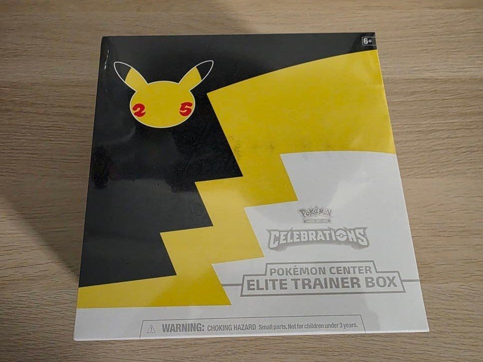 Pokémon Celebrations 25th  Center Elite Trainer Box, Ophalen of Verzenden, Nieuw, Boosterbox, Foil