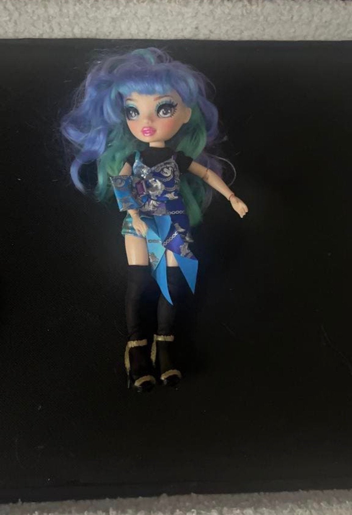 Rainbow High Junior High Special Edition Doll Holly De'Vious, Ophalen of Verzenden, Overige typen