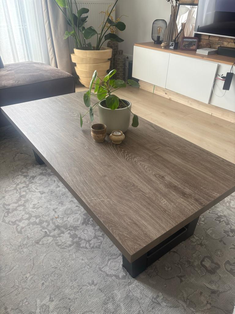 Salontafel met houtlook blad en ijzeren onderstel, Ophalen, 100 tot 150 cm, 50 tot 100 cm, Zo goed als nieuw