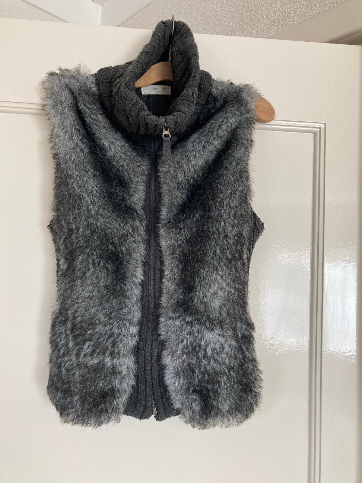 Gilet Sutherland maat M, Kleding | Dames, Ophalen of Verzenden, Zo goed als nieuw, Maat 38/40 (M), Beige