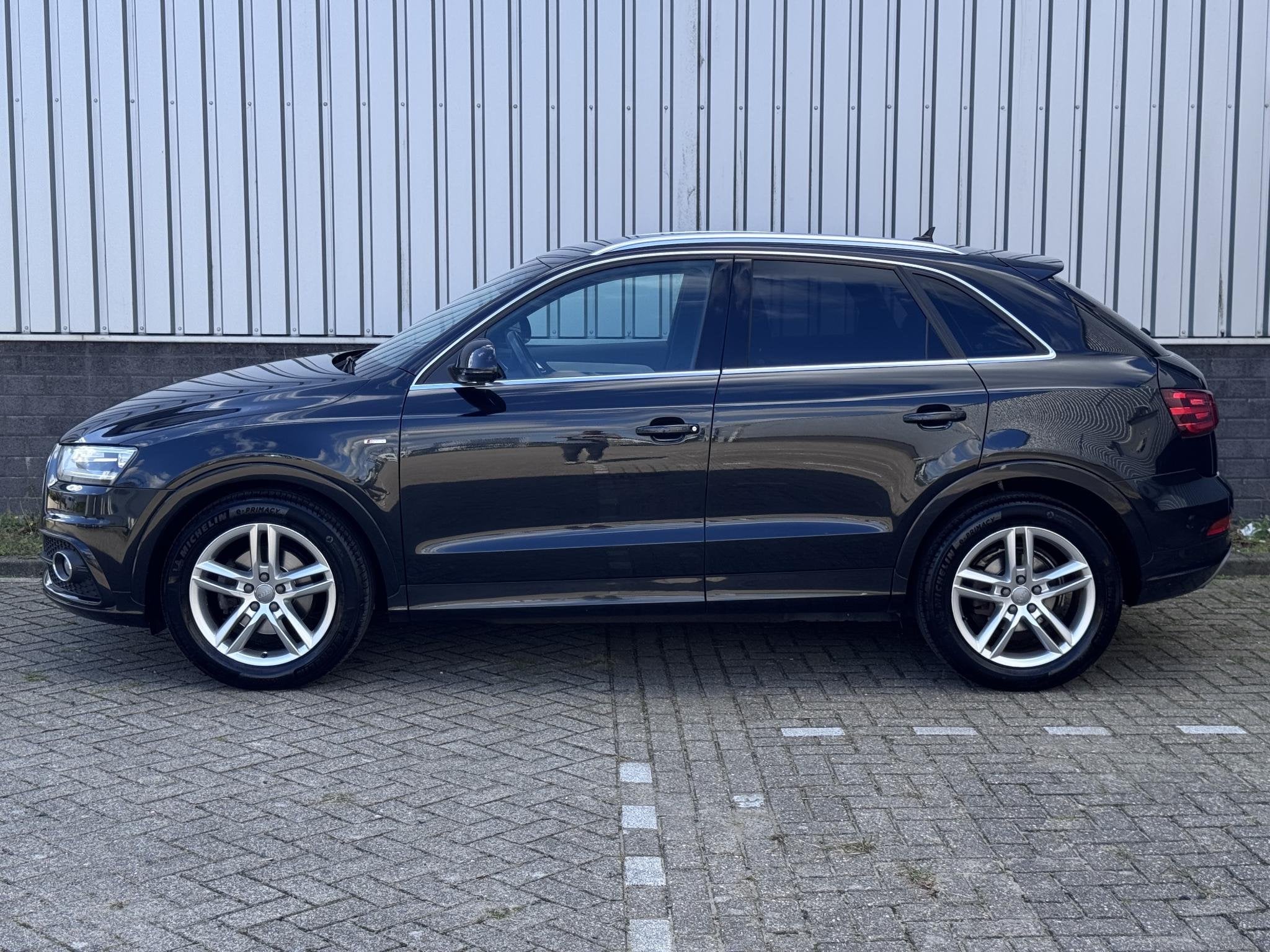Audi Q3 1.4 TFSI Sport Edition S-Line Automaat | Trekhaak |, Auto's, Audi, 1380 kg, 4 cilinders, 150 pk, Leder en Stof