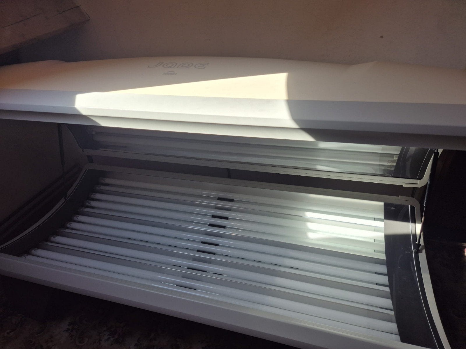 Hapro Jade 24 C zonnebank - Zo goed als nieuw, Ophalen, Zo goed als nieuw, Zonnebank dubbelzijdig, 15 lampen of meer