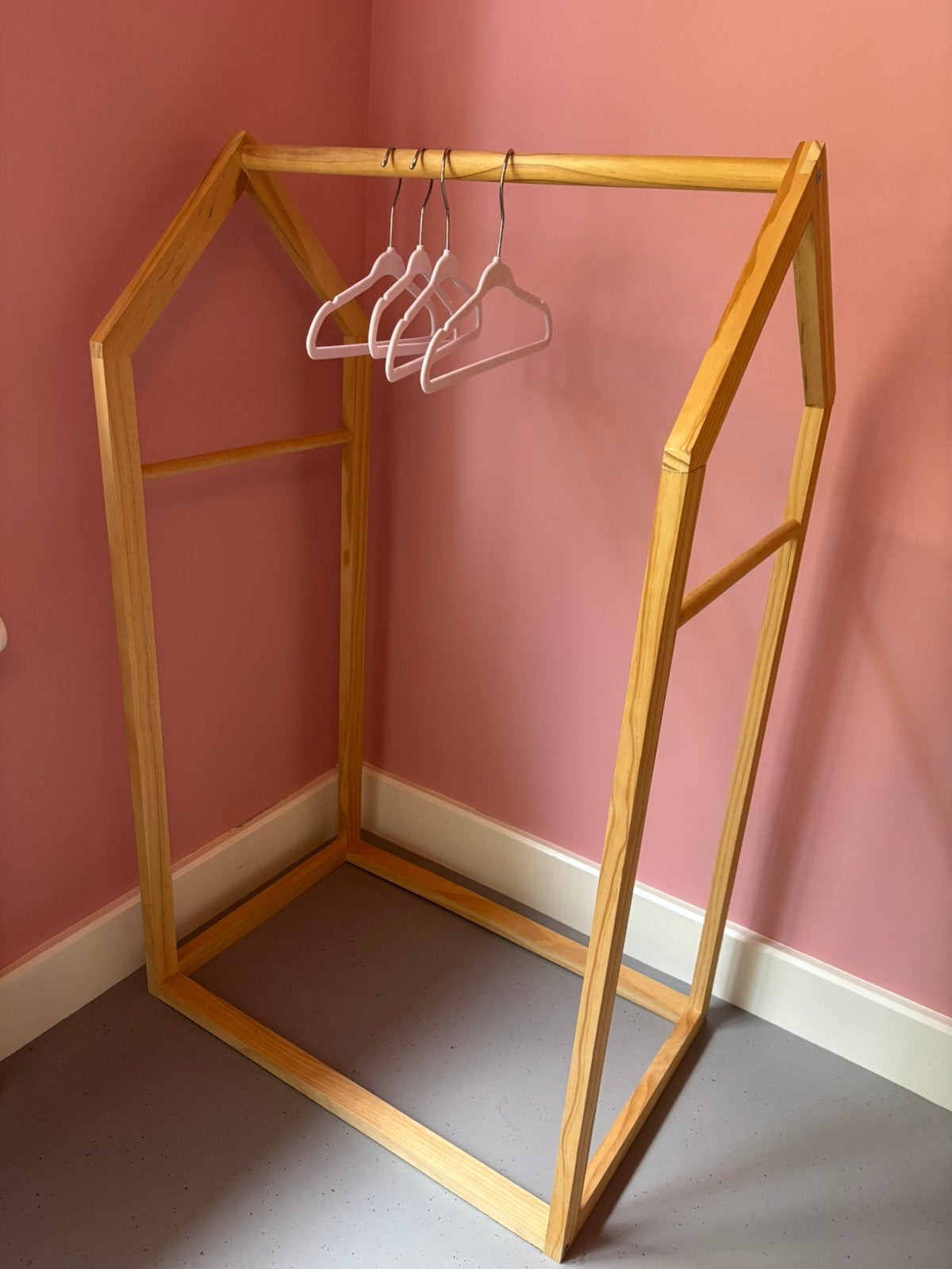Houten kledingrekje voor kinderkamer, Ophalen, Zo goed als nieuw, Minder dan 50 cm, 90 tot 105 cm
