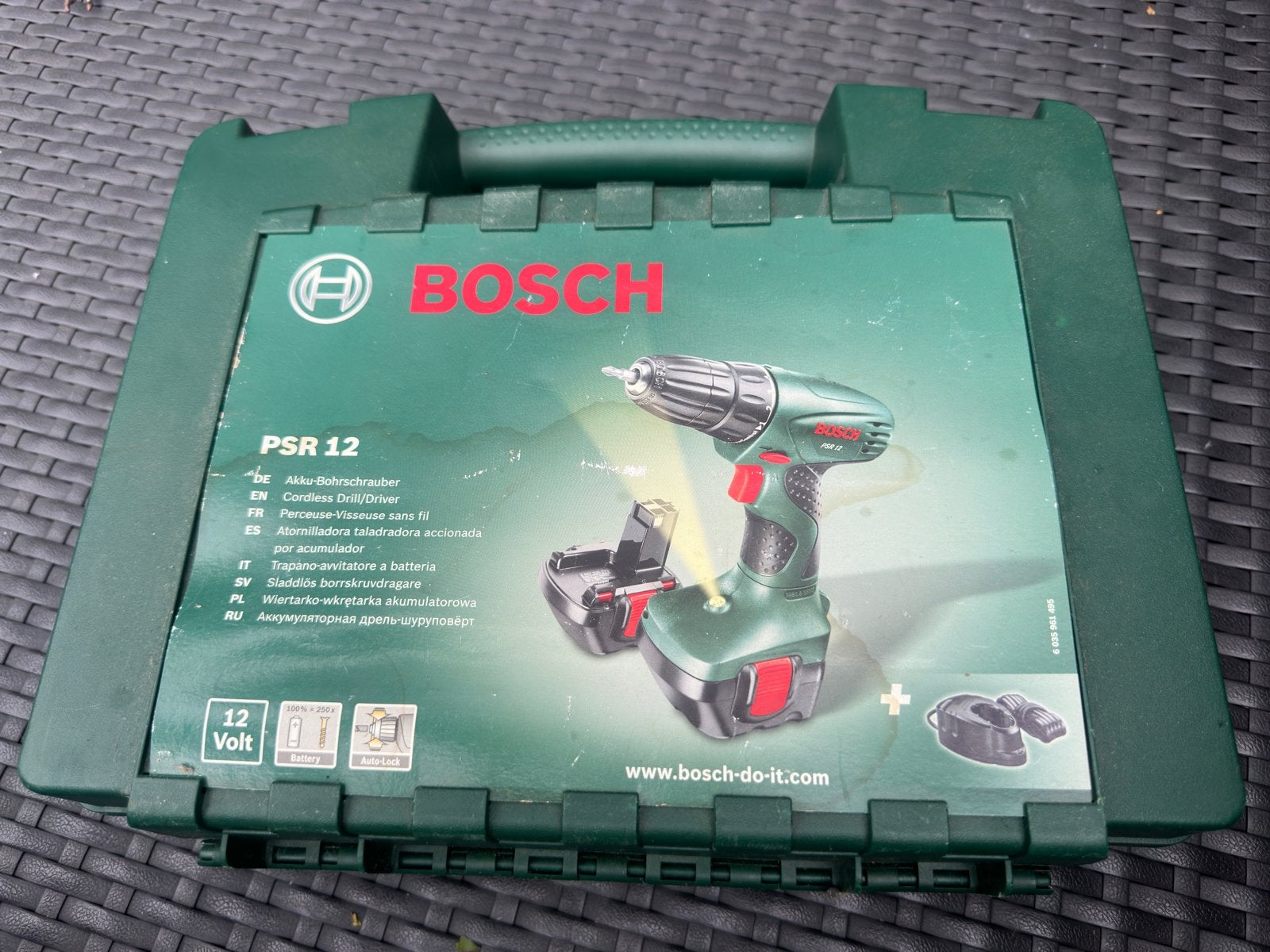 Bosch boormachine met 2 slechte accus, Ophalen, Zo goed als nieuw, Boormachine