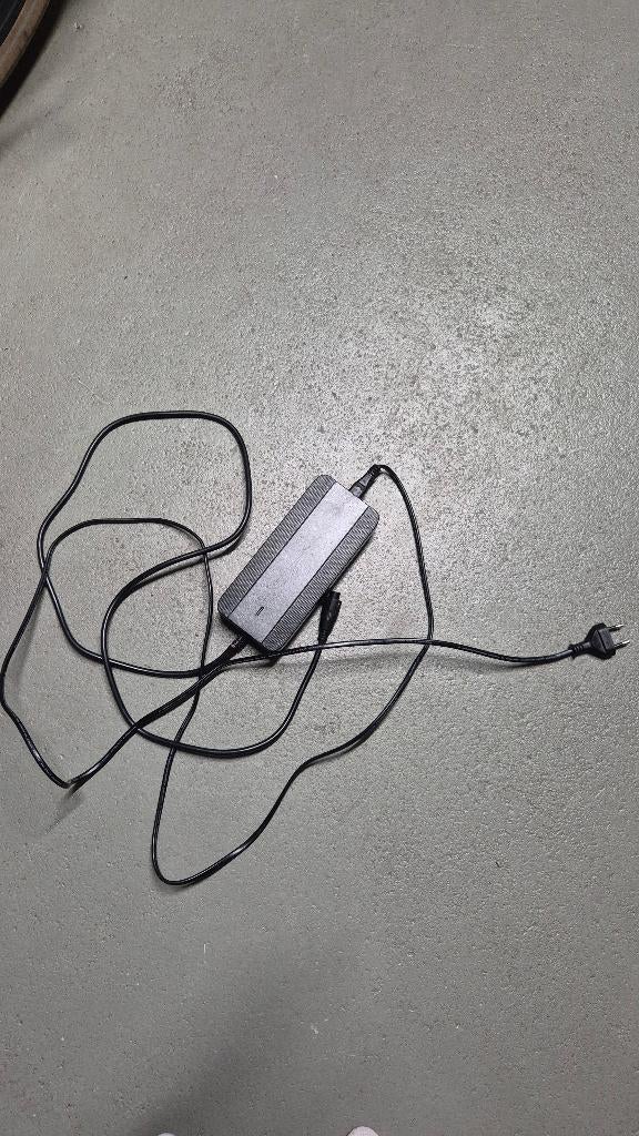 Phylion lader 42v, Fietsen en Brommers, Ophalen of Verzenden, Zo goed als nieuw