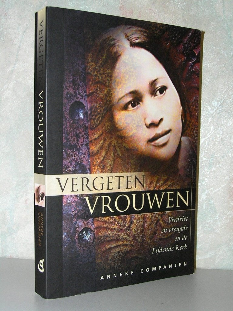 Anneke Companjen - Vergeten vrouwen (in de lijdende kerk), Ophalen of Verzenden, Zo goed als nieuw, Christendom | Katholiek