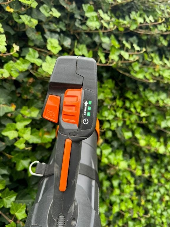 Stihl BGA 300.0 ruggedragen bladblazer - demo 2024, Tuin en Terras, Bladblazers, Gebruikt, Stihl