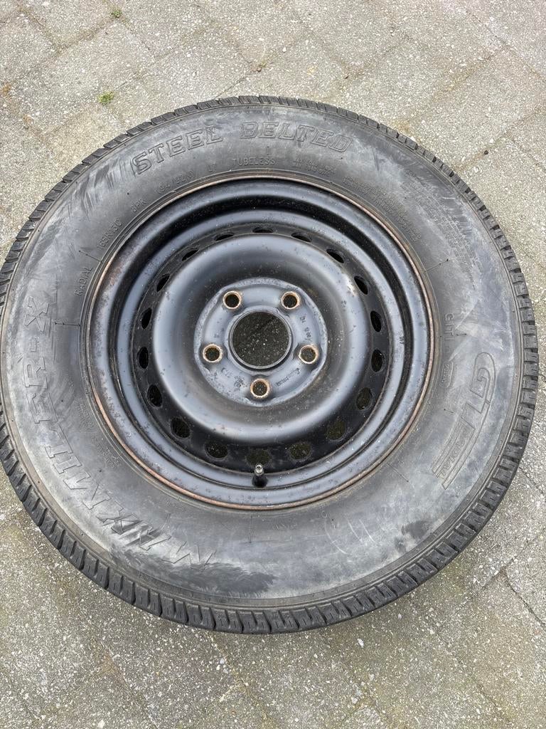 Reserve wiel aanhanger/caravan 165R13C, Auto diversen, Aanhangwagen-onderdelen, Ophalen, Zo goed als nieuw