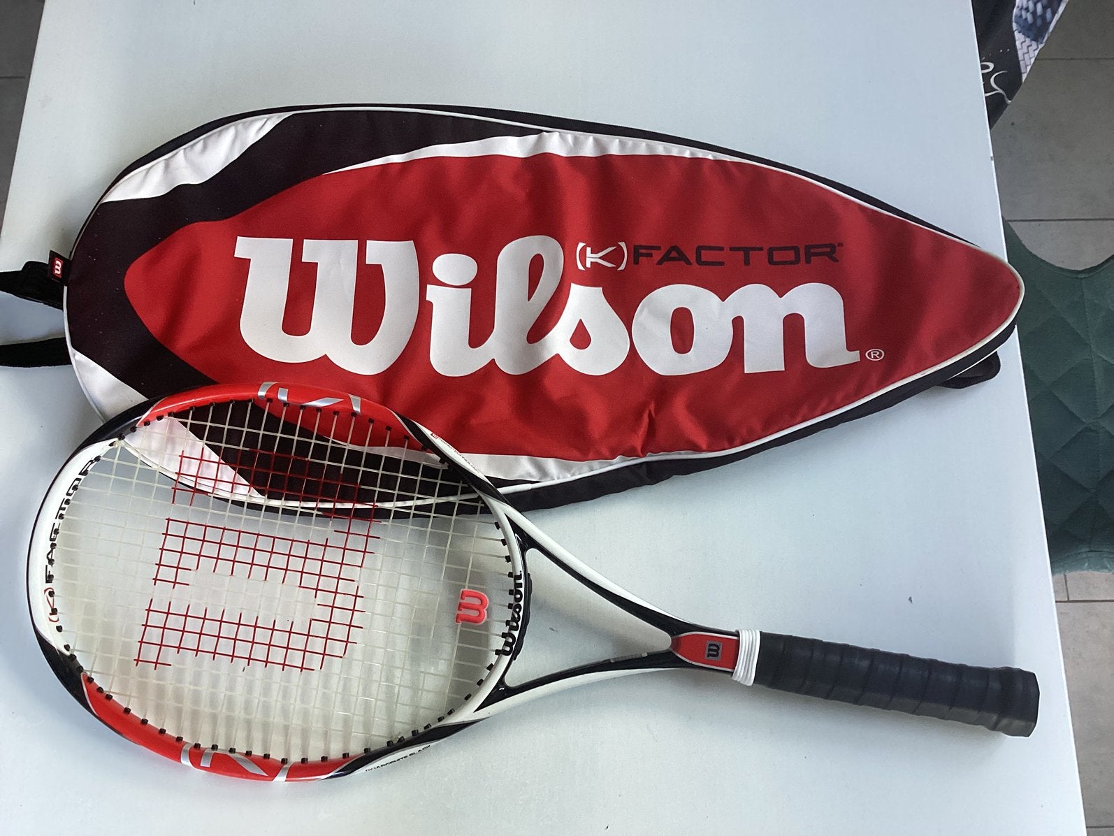 Prachtig Wilson (K)Factor tennisracket + tennishoes., Ophalen, Zo goed als nieuw, Racket, Met hoes