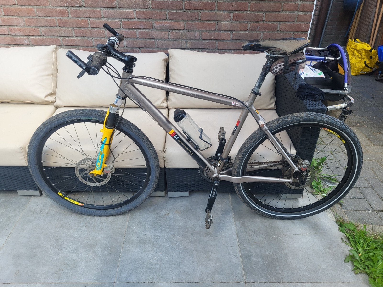 Commencal D'Opinion BMX mountainbike van 2000, Ophalen