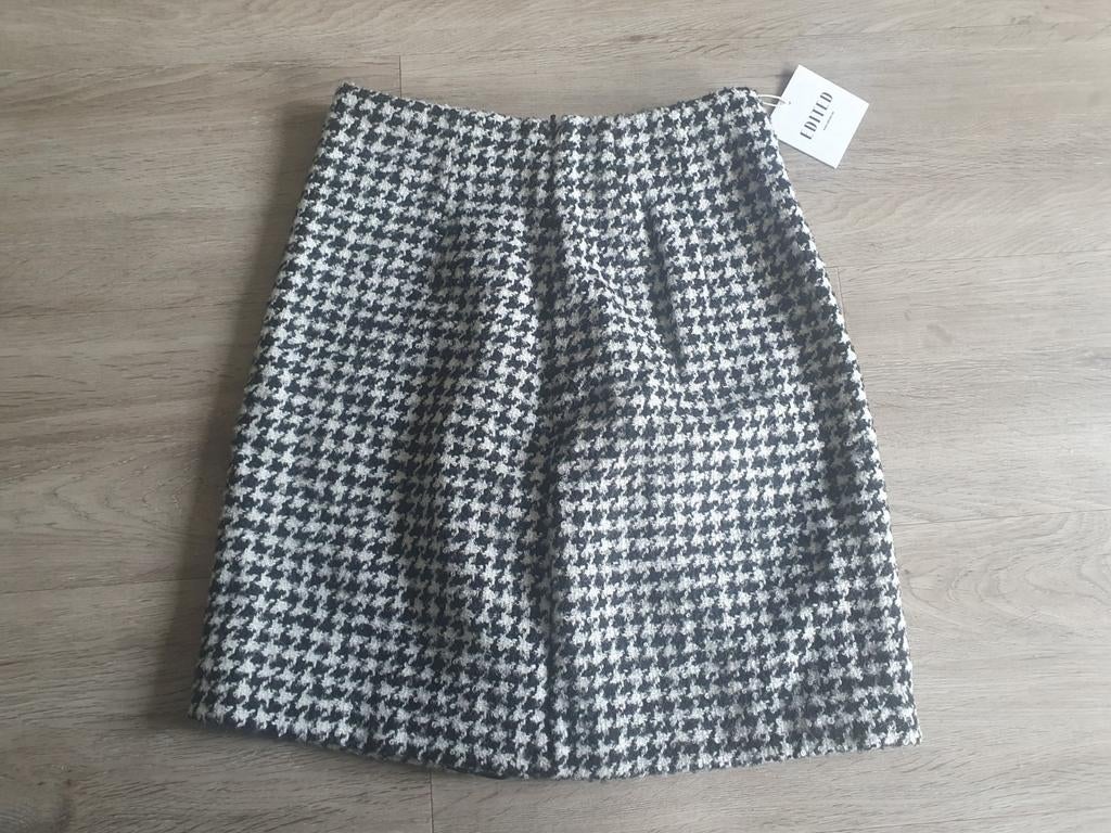 Boucle rokje maat s van Edited, Kleding | Dames, Rokken, Ophalen of Verzenden, Zo goed als nieuw, Zwart, Boven de knie