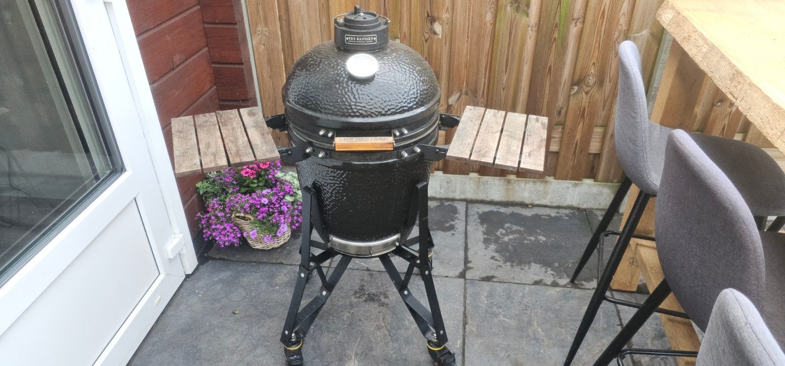 The Bastard Medium Kamado Barbecue - Zo goed als nieuw, Ophalen, Zo goed als nieuw, The Bastard