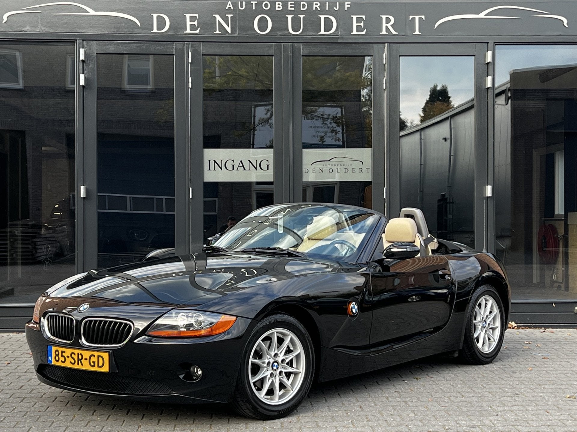 BMW Z4 Roadster 2.2i S AUT. ELEC. DAK / NAVI / LEER / NIEUWS, Dealer onderhouden, Achterwielaandrijving, Gebruikt, Zwart