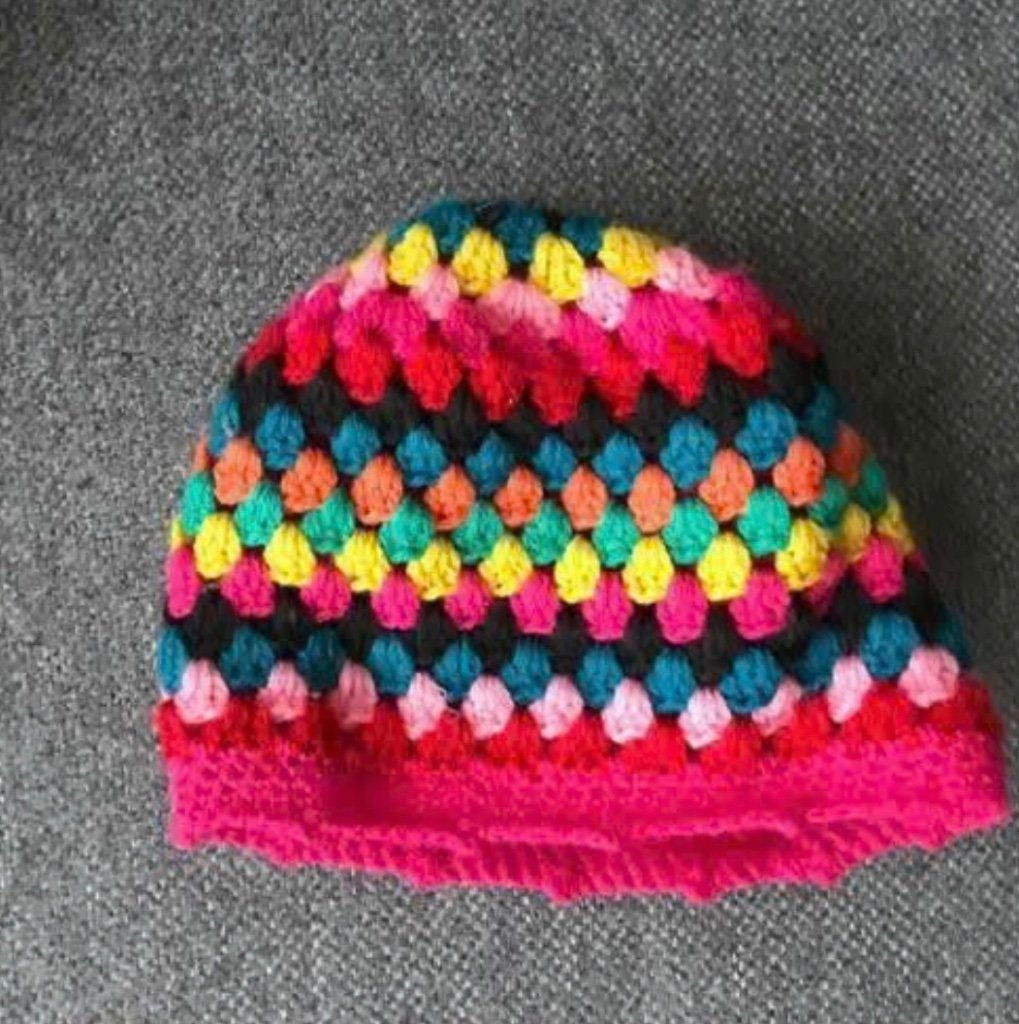 Vrolijke muts van de Hema in maat 3 tot 6 jaar, Kinderen en Baby's, Kinderkleding | Mutsen, Sjaals en Handschoenen, Ophalen, Meisje