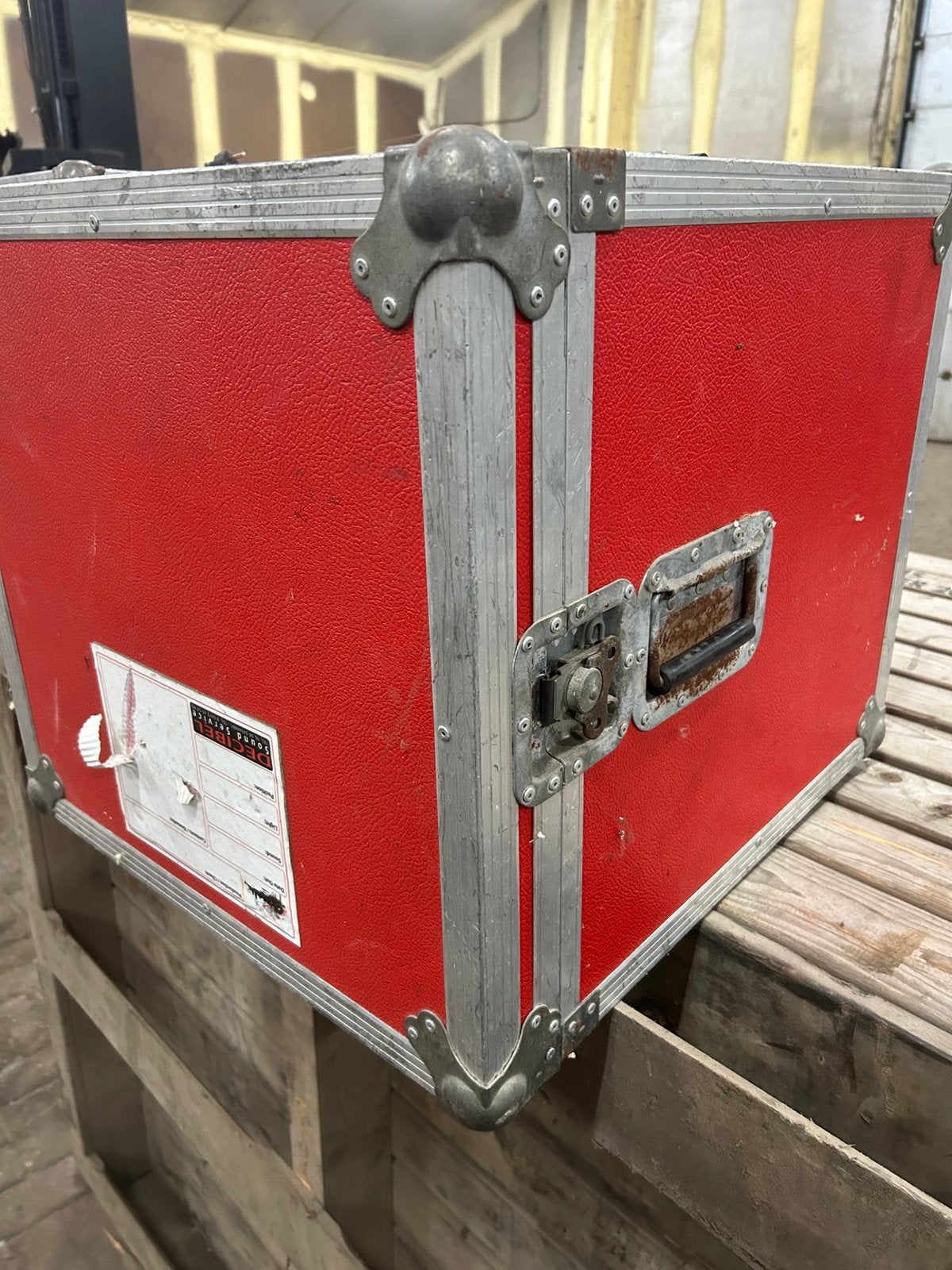 Flightcase met tv. Meerdere beschikbaar, Ophalen, Zo goed als nieuw, Overige instrumenten, Flightcase