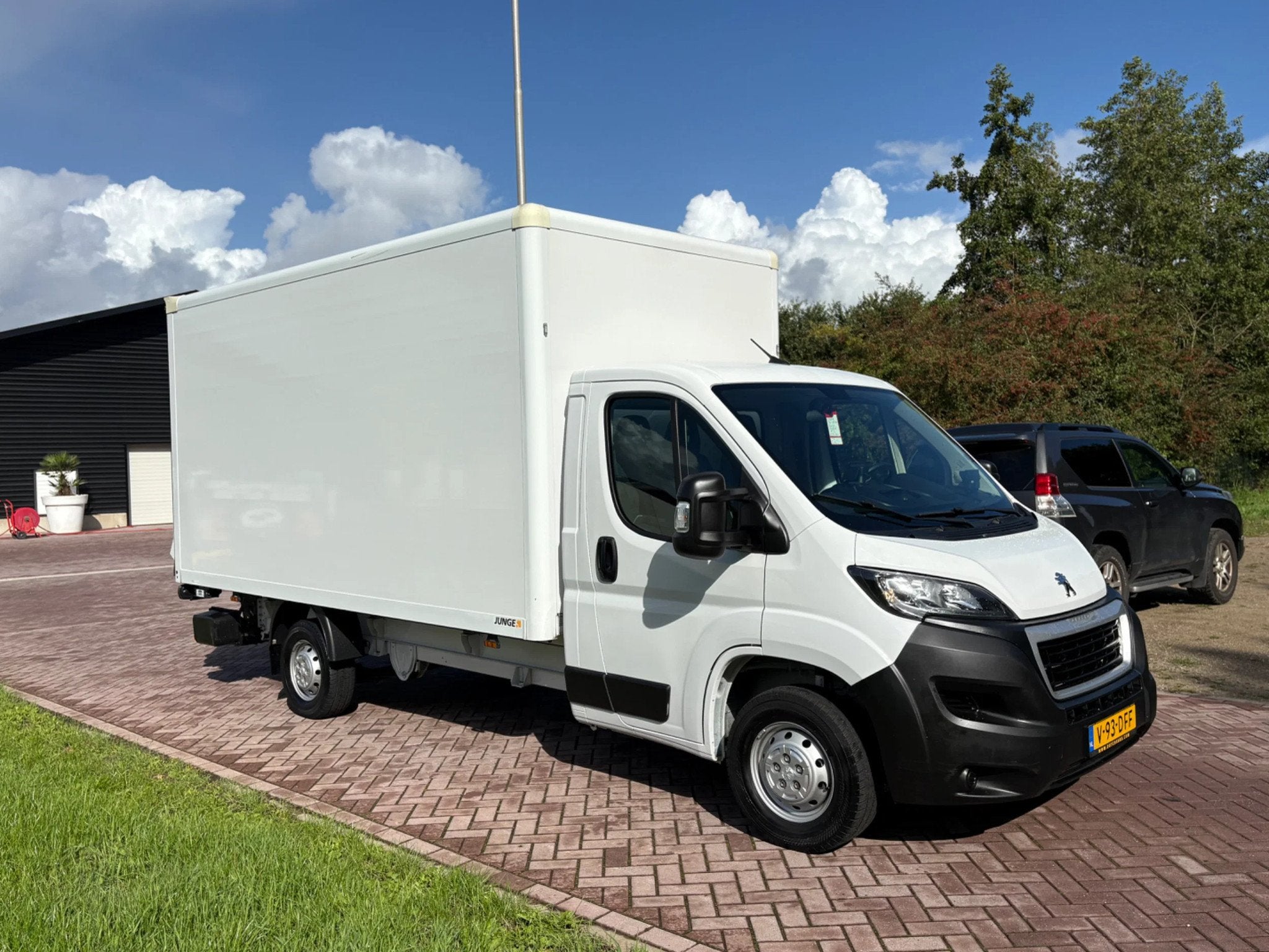 Peugeot Boxer 2.2 141pk Bakwagen Laadklep 750 KG N1, Auto's, 2430 kg, Gebruikt, Euro 6, 4 cilinders