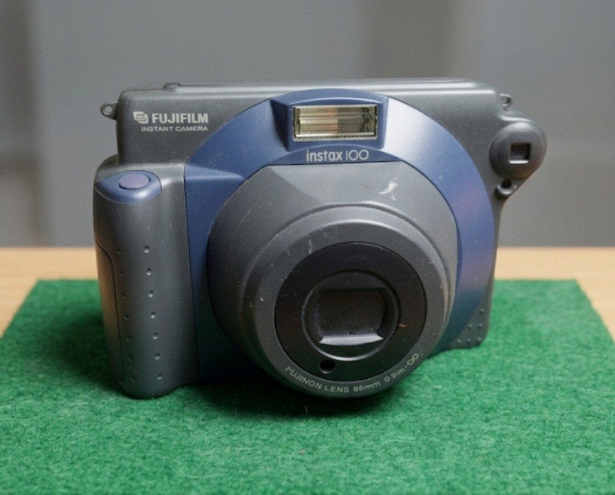 Vintage Fujifilm Instax 100 Instant Camera, Ophalen of Verzenden, Gebruikt, Polaroid, Fuji