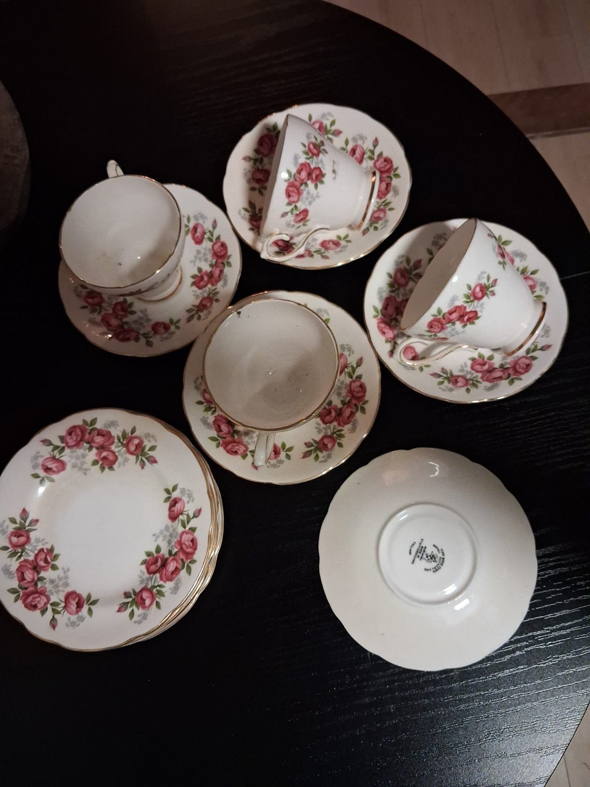 Royal Sutherland the Rose teacups en schotels, Antiek en Kunst, Antiek | Servies los, Ophalen of Verzenden