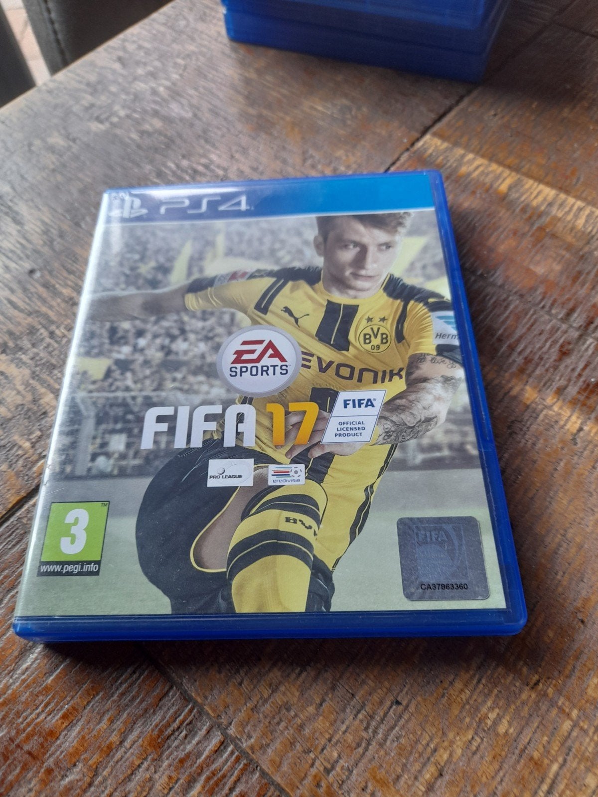 Fifa 17, Ophalen of Verzenden, Zo goed als nieuw, Sport, 3 spelers of meer