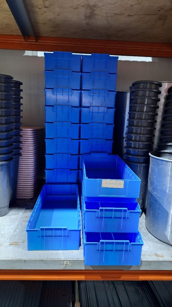 magazijnbakken Schafer Blaauw 58,5x24x11,5 cm, Ophalen, Gebruikt, Industriepark 2a 9351PA Leek, H.O.Albert Ale Slotema