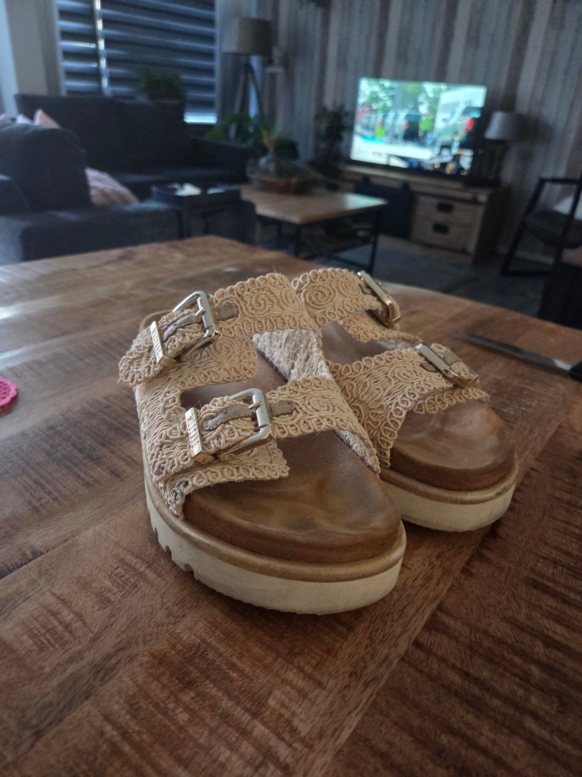 Mustang slippers, Ophalen of Verzenden, Zo goed als nieuw