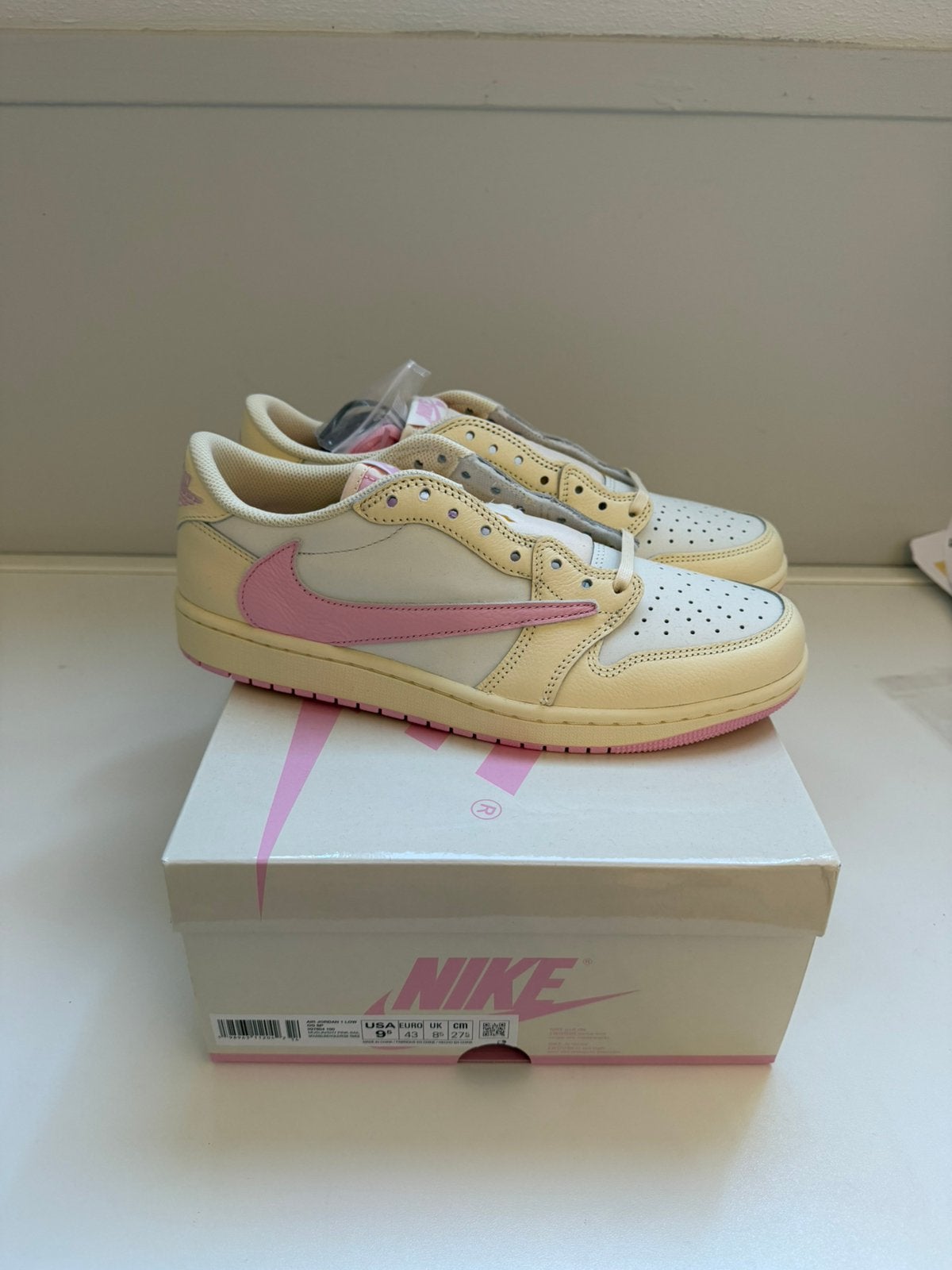 Nike Jordan 1 Low X Travis Scott ‘Shy Pink’ Maat 43/Us 9.5, Ophalen of Verzenden, Nieuw, Overige kleuren