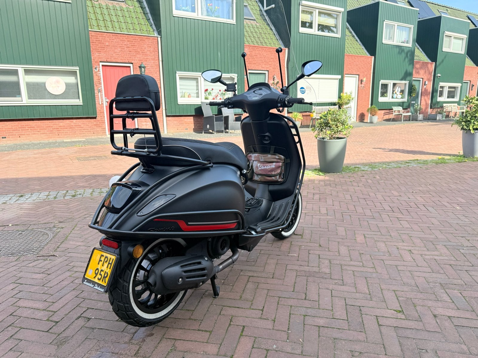 Foto 4 van Vespa Sprint Mat Zwart - Zo goed als nieuw
