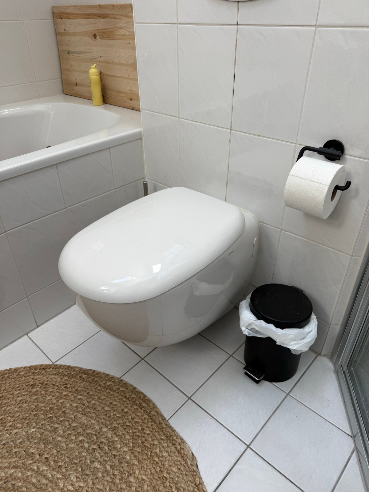 Wandcloset toiletpot - gratis af te halen., Doe-het-zelf en Verbouw, Ophalen, Gebruikt, Toilet