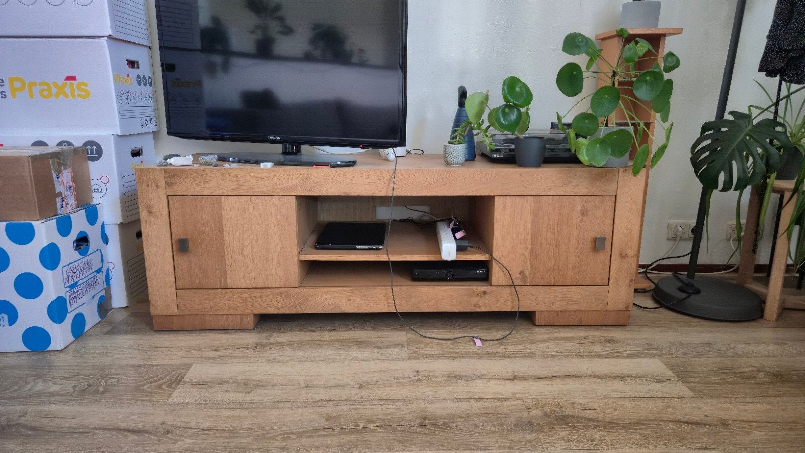 Massief houten TV meubel, Ophalen, Gebruikt, 150 tot 200 cm, Minder dan 100 cm