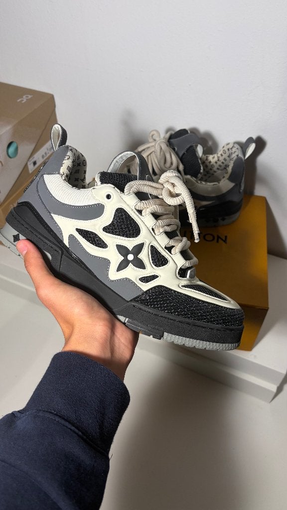 Louis Vuitton Skates - Grey/Black, Zwart, Ophalen of Verzenden, Louis Vuitton, Sneakers of Gympen