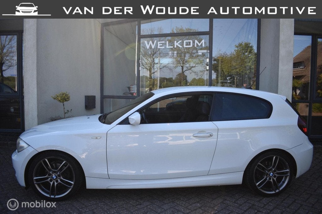 BMW 1-serie 116i 2010|3DRS,|M-Pakket|Leder|Xenon|Cruise!, Auto's, BMW, 1-Serie, Euro 5, Achterwielaandrijving, 1995 cc