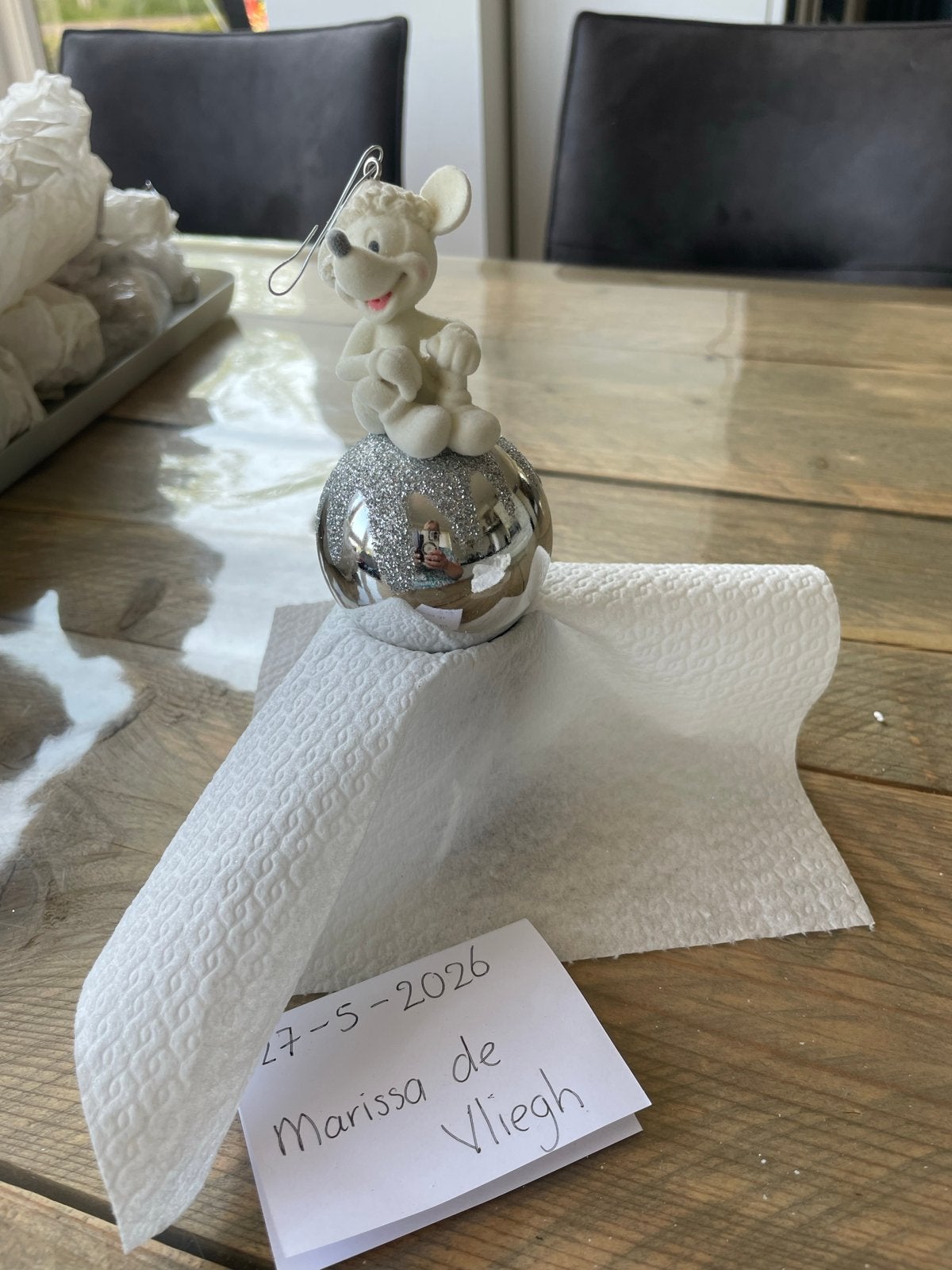 Disney kerstballen uit Disneyland, Ophalen