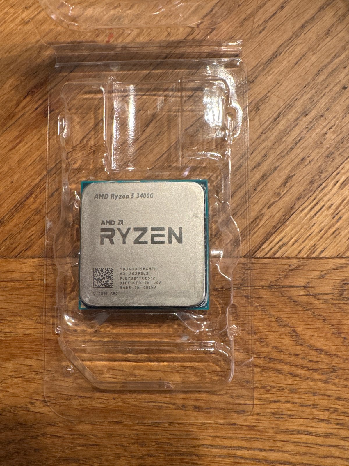 AMD Ryzen 5 3400G Processor met Radeon RX Vega 11 Graphics, Computers en Software, Ophalen of Verzenden, Zo goed als nieuw, 4-core