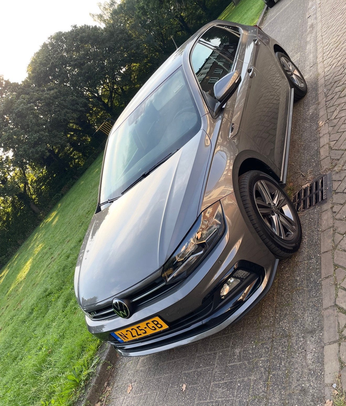 Volkswagen Polo R-line 1.0 TSI 95pk 2021 Grijs, Auto's, Volkswagen, Voorwielaandrijving, 1063 kg, 49 €/maand, Origineel Nederlands