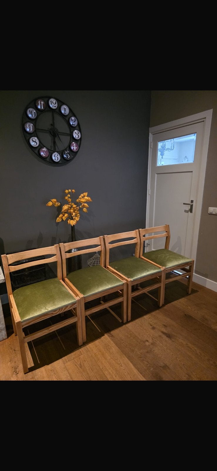 4 Stoelen stijl Brutalist jaren 60 / 70 nieuw bekleed, Huis en Inrichting, Stoelen, Ophalen, Zo goed als nieuw, Overige kleuren