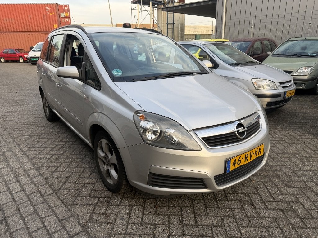 Opel Zafira 2.2 Enjoy (bj 2005), Auto's, Voorwielaandrijving, Stof, Gebruikt, 4 cilinders