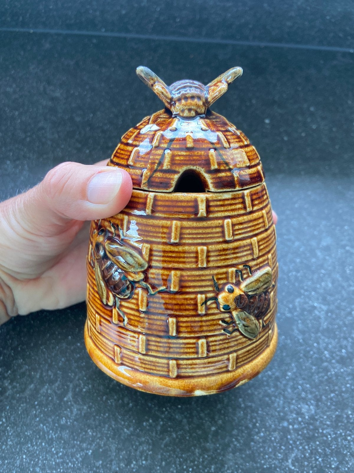 Mooie oude puntgave honingpot mooie tinten glazuur bijen, Antiek en Kunst, Ophalen of Verzenden