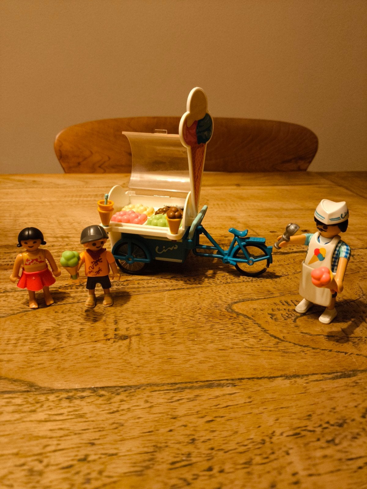 Playmobil 9426 IJscokar met figuren - Zo goed als nieuw, Ophalen of Verzenden, Zo goed als nieuw