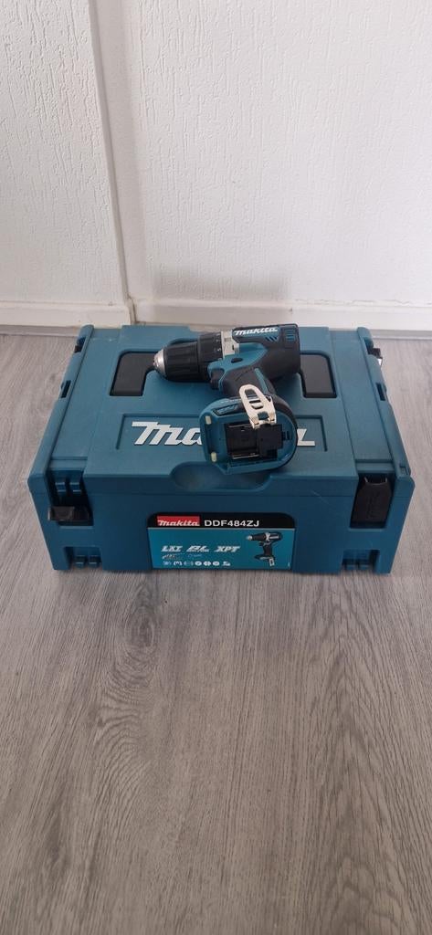 Makita Schroefboormachine DDF484ZJ - Nieuw, met koffer, Variabele snelheid, Nieuw, Ophalen of Verzenden, Boor- en Schroefmachine