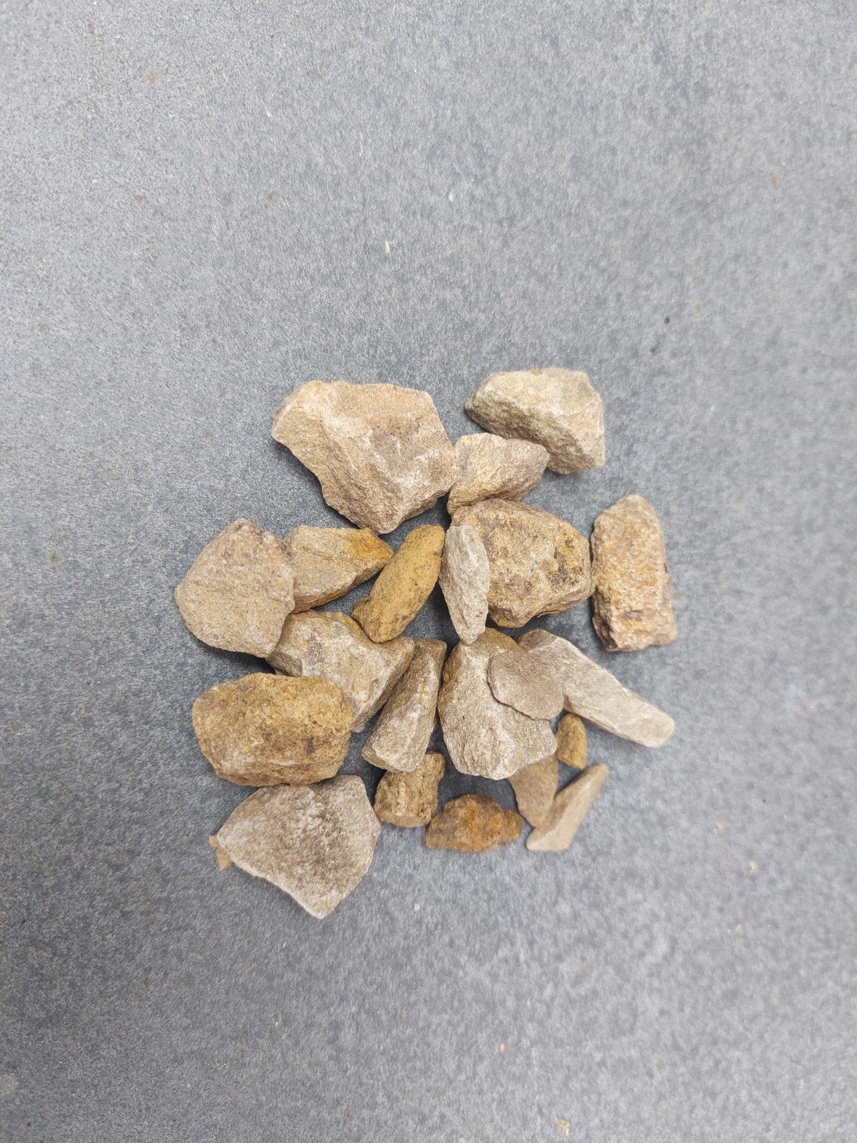 Split ongeveer 10 zakken a 25 kg, Tuin en Terras, Grind, Keien en Split, Ophalen, Overige materialen, Gebruikt, Beige