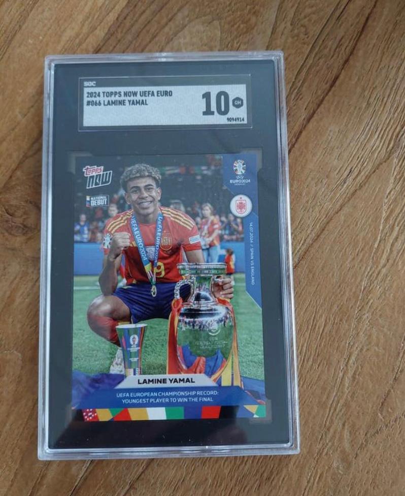 Lamine Yamal PSA 10 Topps Rookie Euro 2024 Spanje, Ophalen of Verzenden, Zo goed als nieuw, Plaatje