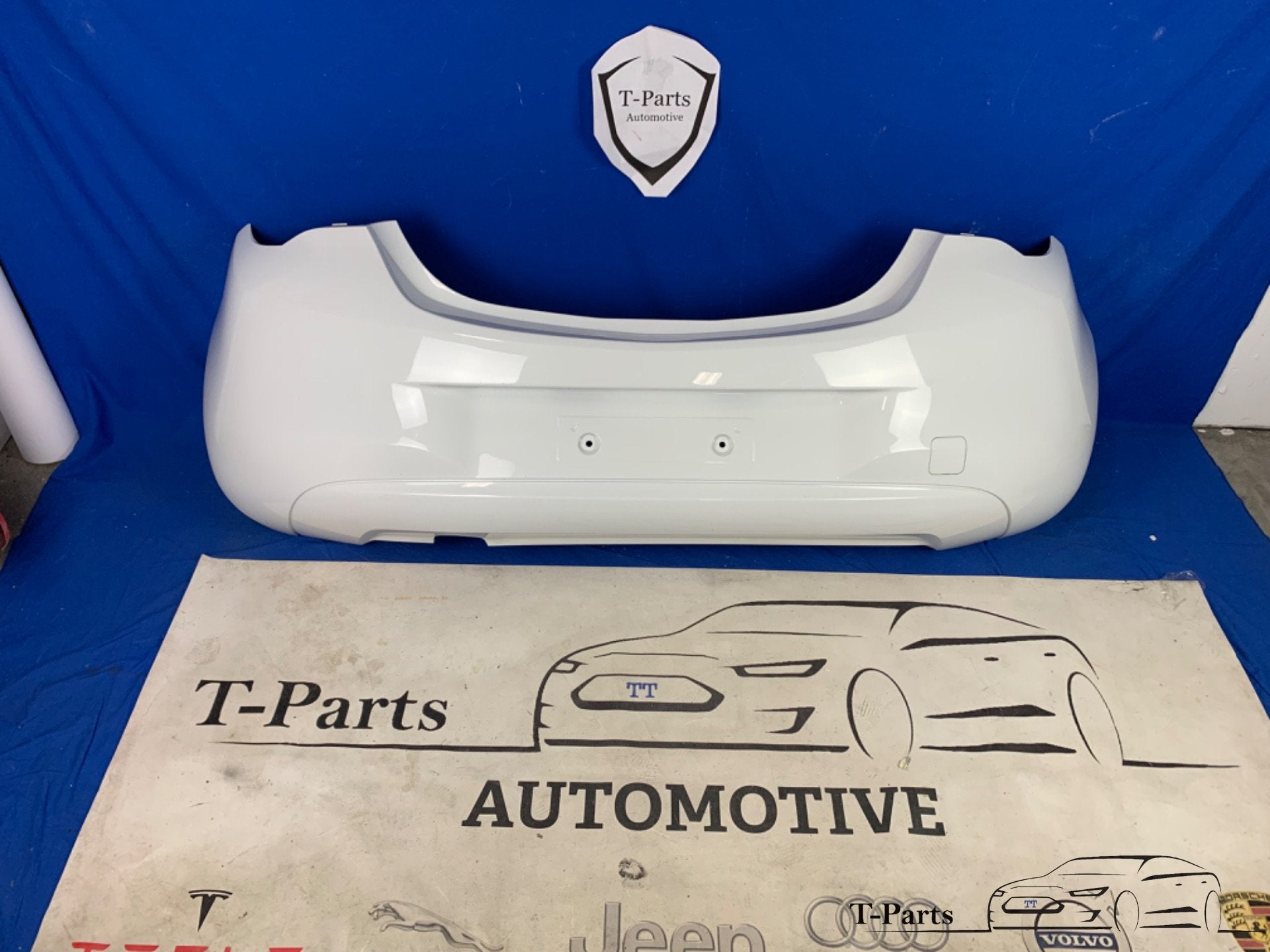 Opel corsa E achterbumper 39002839 bumper in kleur