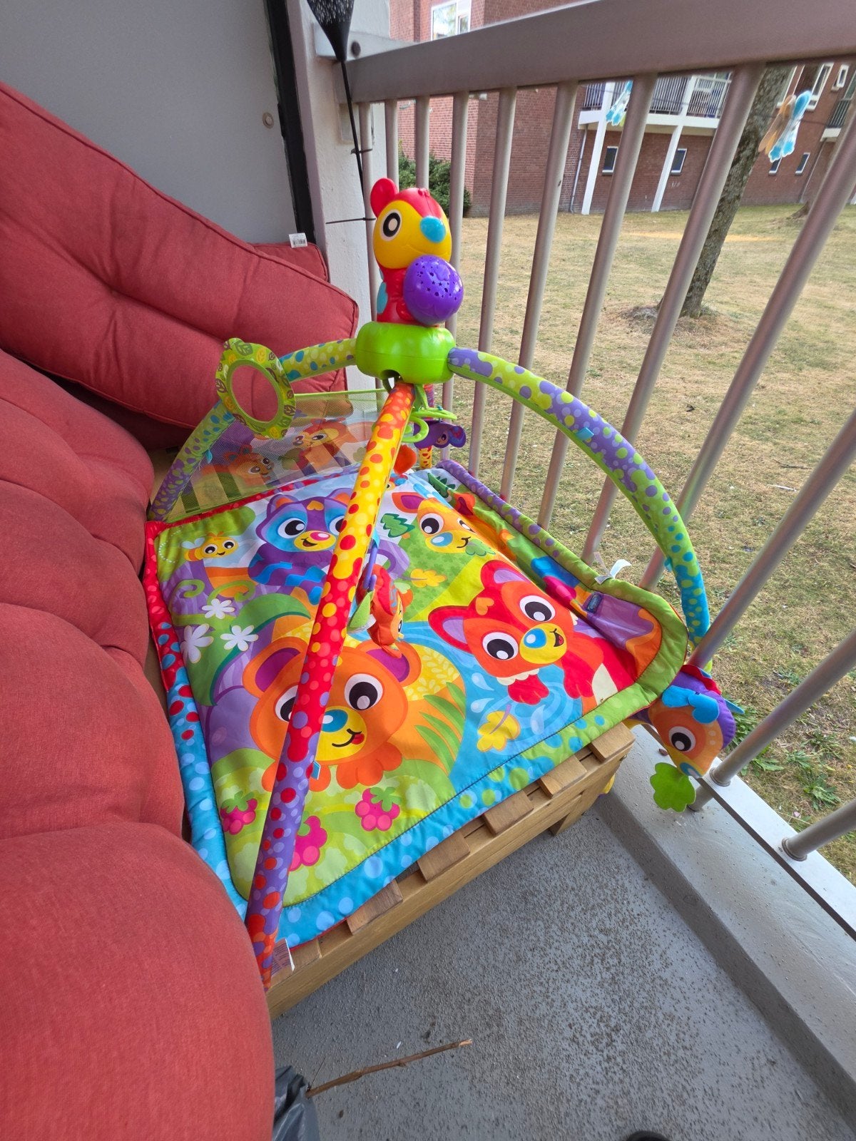 Vrolijk speelkleed met bogen en speeltjes, Ophalen of Verzenden, Gebruikt, Speelkleed